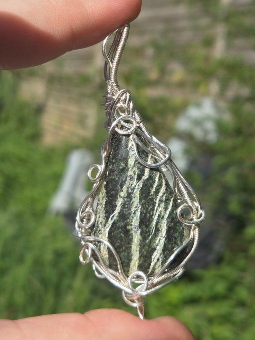 Pendentif Chrysotile (Serpentine Feuille d’Argent) 
