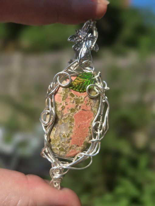 Pendentif En Unakite – Énergie, Harmonie & Sérénité   -feuille argent 
