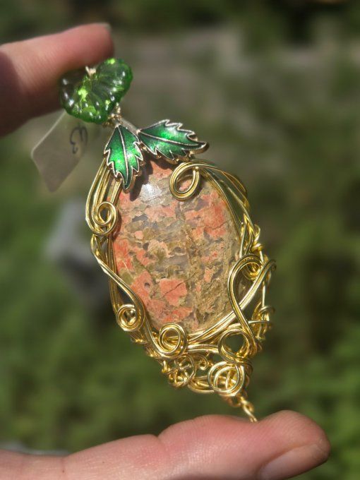Pendentif En Unakite – Énergie, Harmonie & Sérénité  
