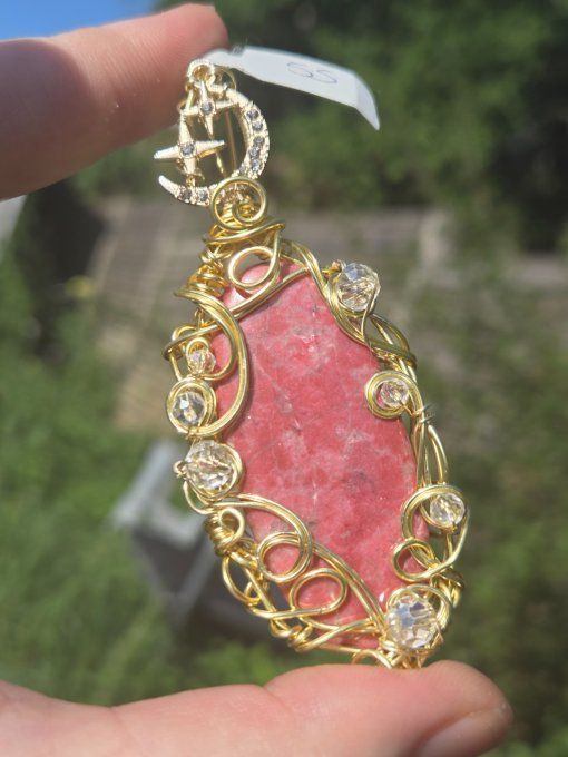 Amulette Or Thulite- zoïsite rose ✨Lune D’or