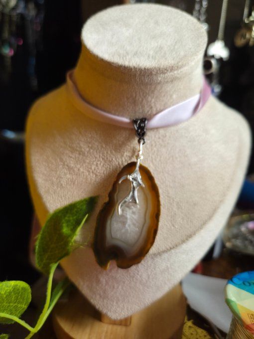 Pendentif agate brune , aile de Dragon