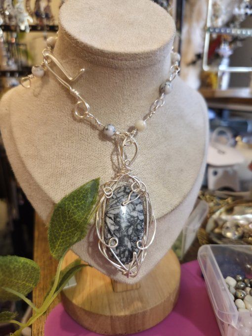 Pendentif Pinolite - Equilibre , force et calme -