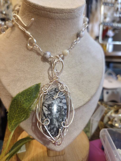 Pendentif Pinolite - Equilibre , force et calme -