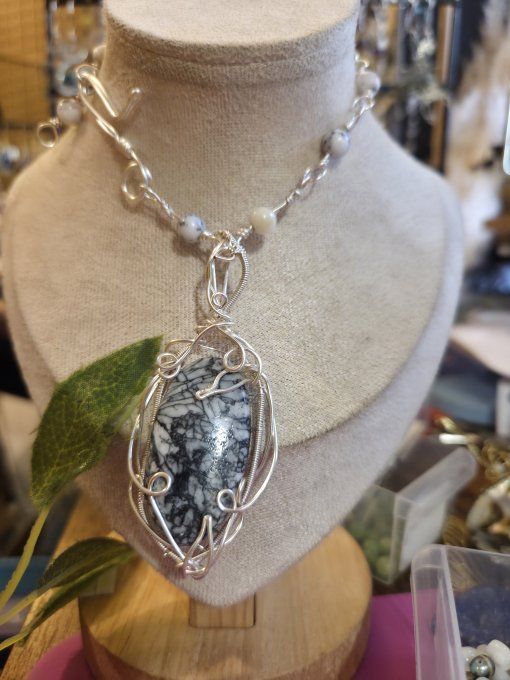 Pendentif Pinolite - Equilibre , force et calme -