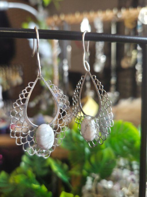 Boucle d’oreille Howlite – Calme, Relaxation Et Clarté Mentale     