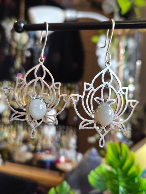 Boucles Pierre de lune Hecatolite - lotus