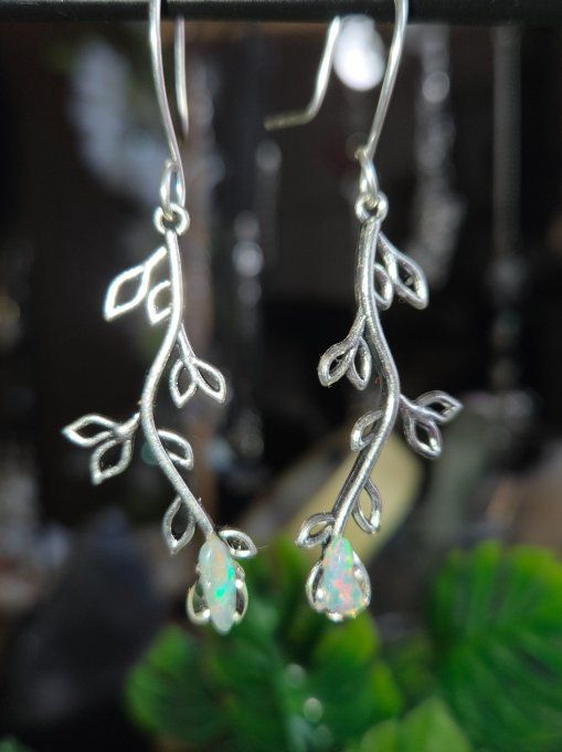 Boucle d'oreille Opale blanche éthiopienne 