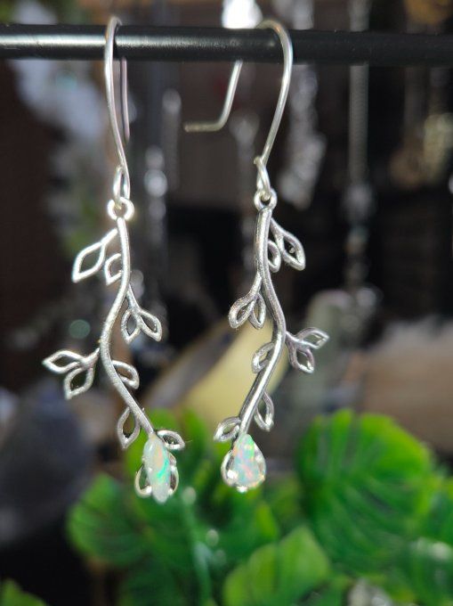 Boucle d'oreille Opale blanche éthiopienne 