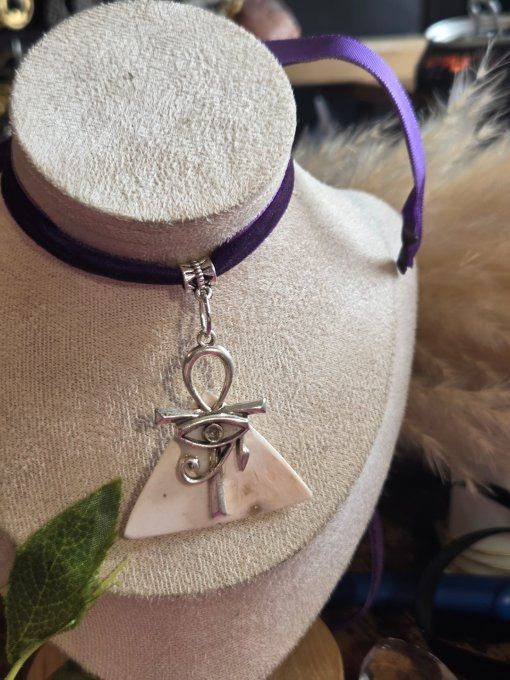 Pendentif Scolecite Blanche ankh 