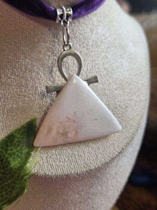 Pendentif Scolecite Blanche ankh 