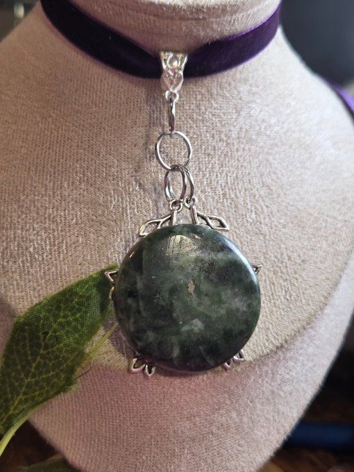 Pendentif Diopside chrome✨ lierre 