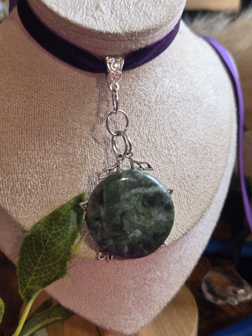 Pendentif Diopside chrome✨ lierre 