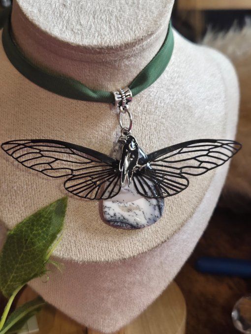  Amulette Merlinite/Opale Dendritique -les ailes de morrigan