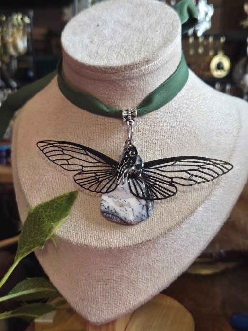  Amulette Merlinite/Opale Dendritique -les ailes de morrigan
