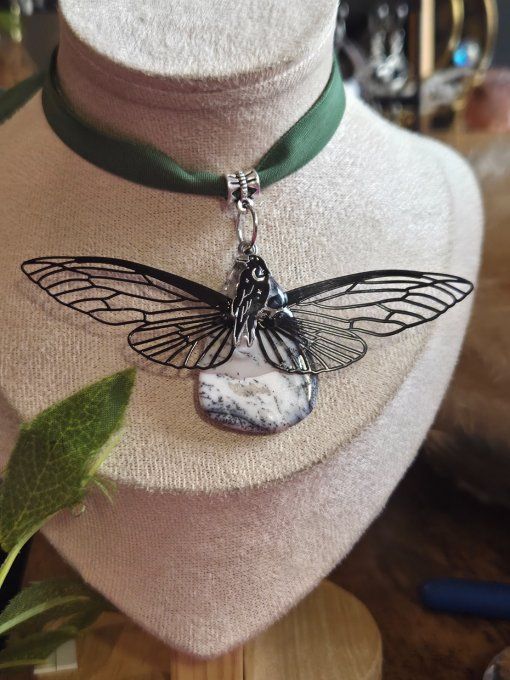  Amulette Merlinite/Opale Dendritique -les ailes de morrigan