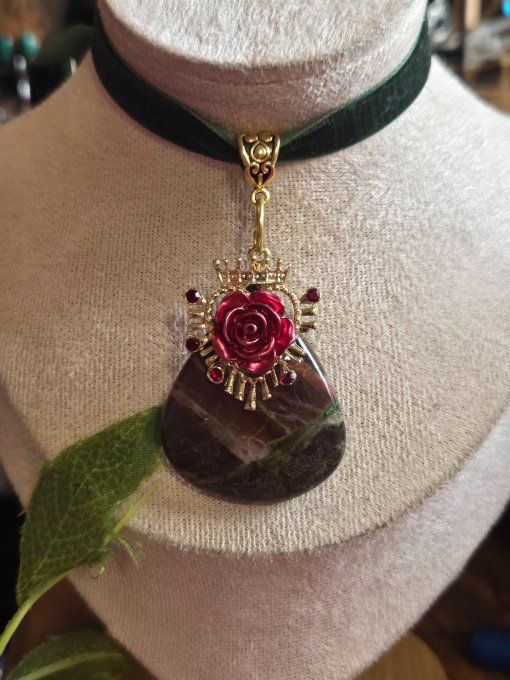 Pendentif Jaspe Sang De Dragon – coeur sacré