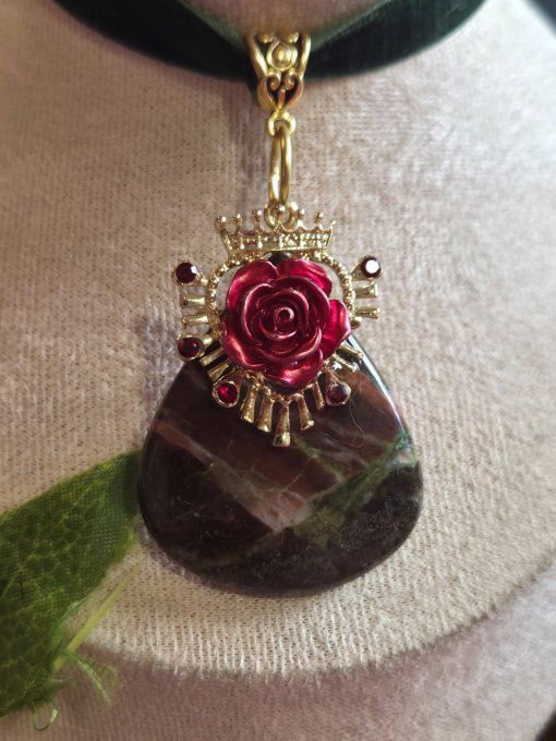 Pendentif Jaspe Sang De Dragon – coeur sacré