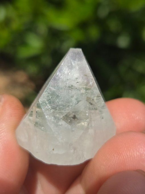 Apophyllite brute naturelle bi terminé