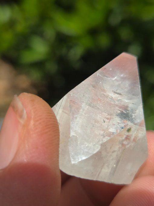Apophyllite brute naturelle bi terminé