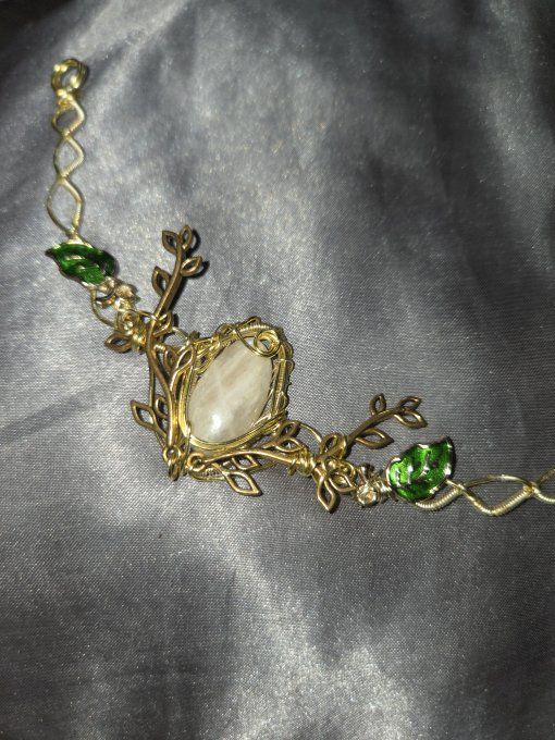 Collier  Gaïa en Belomorite : pierre de Lune Pêche .