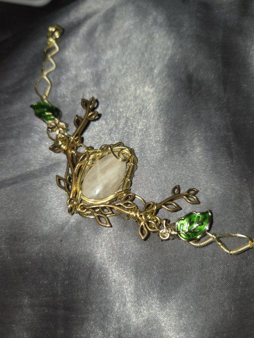 Collier  Gaïa en Belomorite : pierre de Lune Pêche .