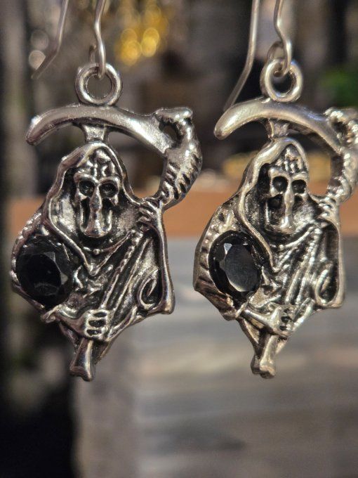 Boucle d’oreille en Spinelle noire -libere et purifie