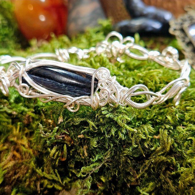 Oeil de faucon : ✨ collier charms
