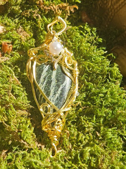 Chrysotile (Serpentine Feuille d’Argent) 