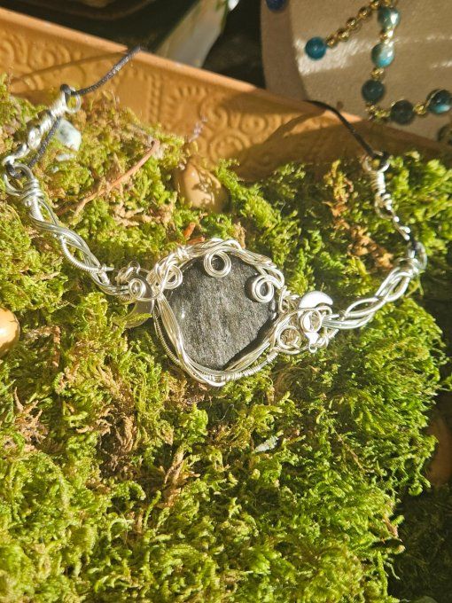  Collier Charms Obsidienne Argentée – Libération et Équilibre