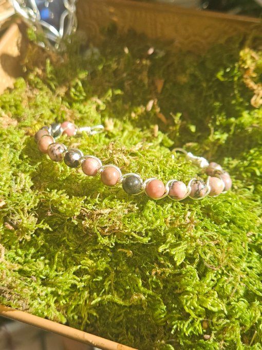 Bracelet Rhodonite – Apaise Le Cœur Et Répare L’Âme