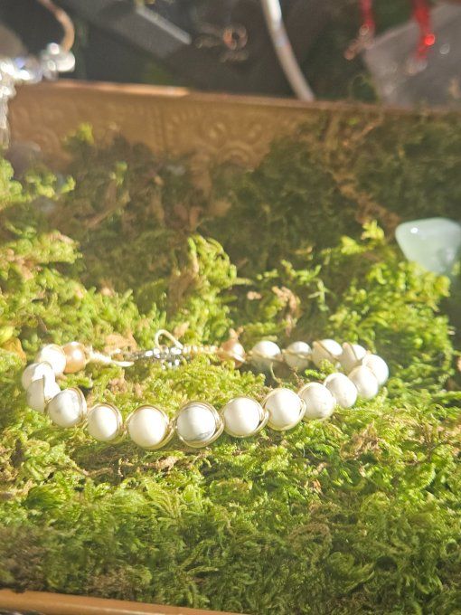 Howlite  