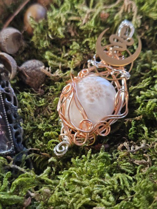 Natrolite  -Amulette cuivre et serpent lunaire
