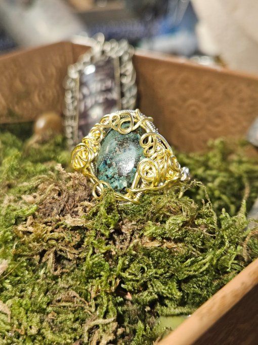 Amulette Turquoise / Jaspe Africaine – Bague courrone