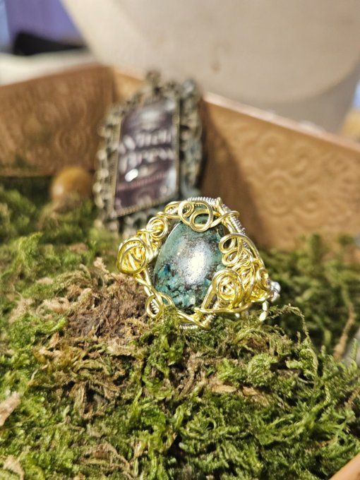Amulette Turquoise / Jaspe Africaine – Bague courrone