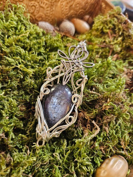 Amulette Iolite gemme pierre de soleil☀️