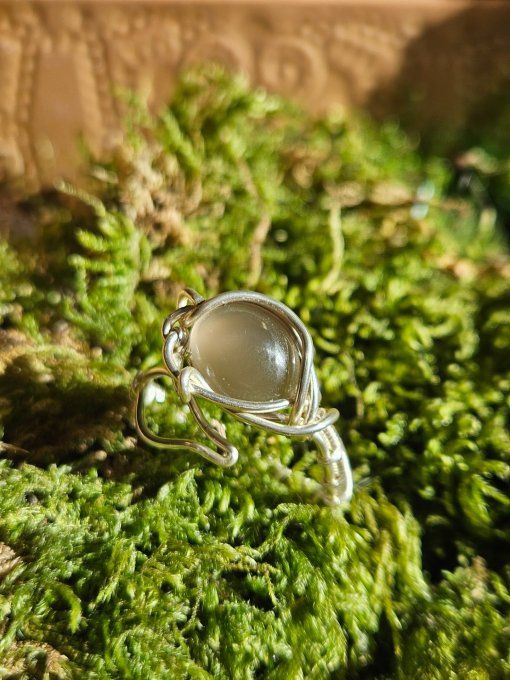 Bague Pierre de lune Noire - hecatolite - ajustable 