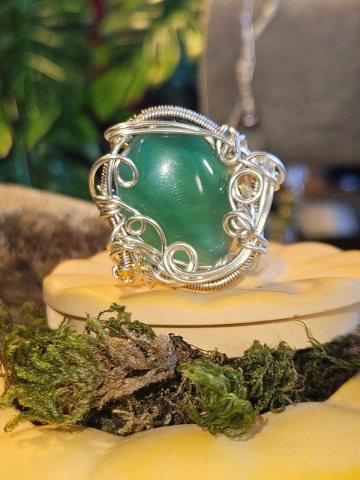 Bague -Onyx verte -forme courrone 