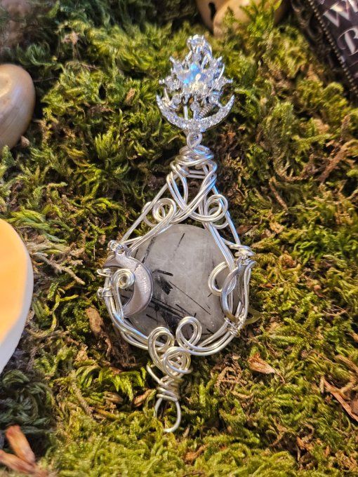 Pendentif Quartz tourmaline - amulette triple Lune 