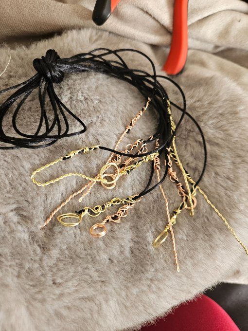 Collier nylon perle 45/50 cm