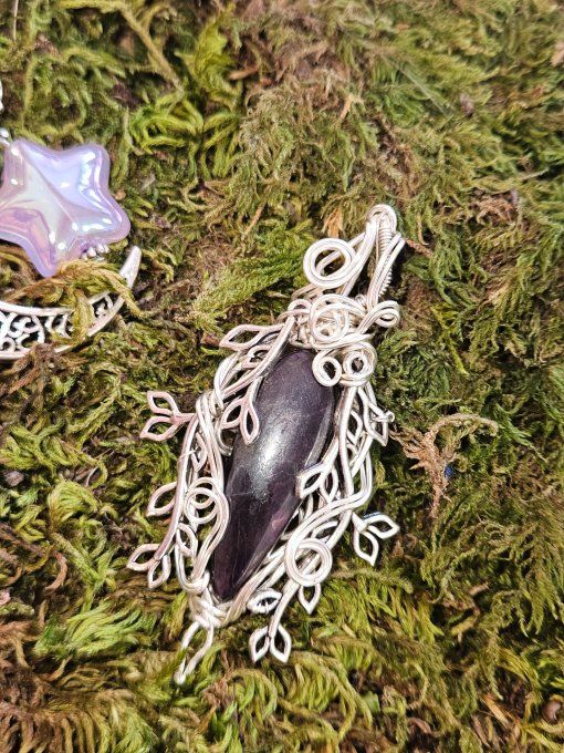 Pendentif Legende D'hiver Purpurite  – La Pierre De La Liberté Intérieure  