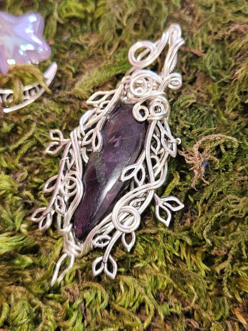 Pendentif Legende D'hiver Purpurite  – La Pierre De La Liberté Intérieure  