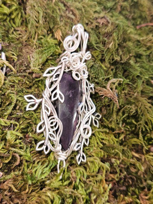 Pendentif Legende D'hiver Purpurite  – La Pierre De La Liberté Intérieure  