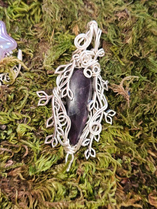 Pendentif Legende D'hiver Purpurite  – La Pierre De La Liberté Intérieure  