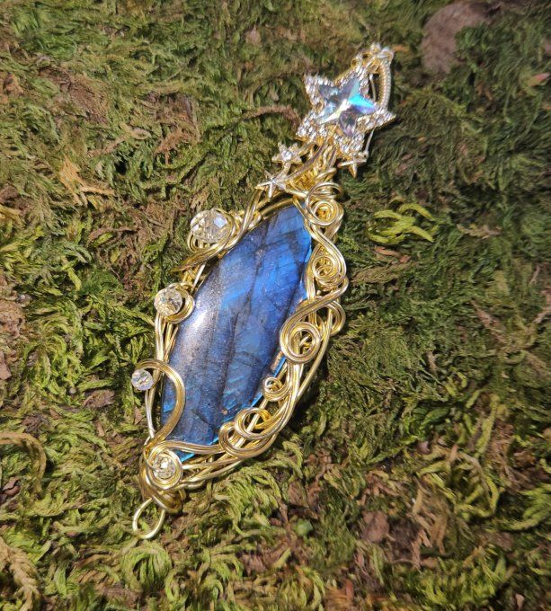 Légende d'hiver : labradorite Bleu , l'oeil de la reine 
