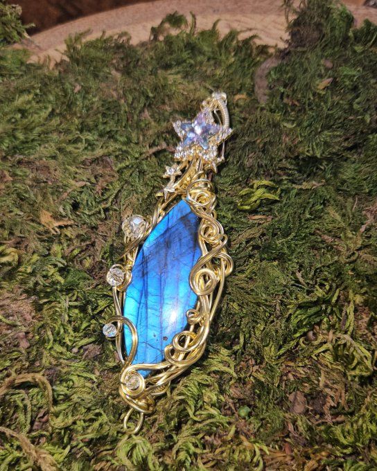 Légende d'hiver : labradorite Bleu , l'oeil de la reine 