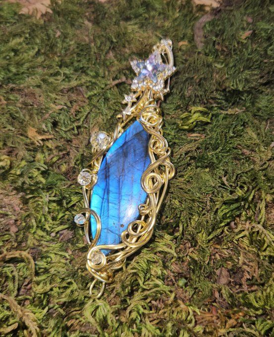 Légende d'hiver : labradorite Bleu , l'oeil de la reine 