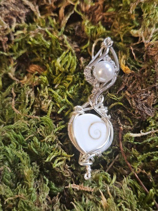 Oeil de sainte Lucie , pendentif 