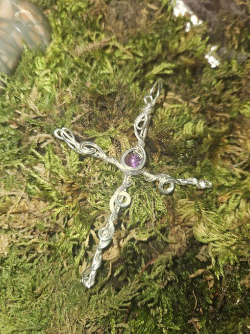 Croix Argent & Cabochon Améthyste – Sérénité & Sagesse Spirituelle