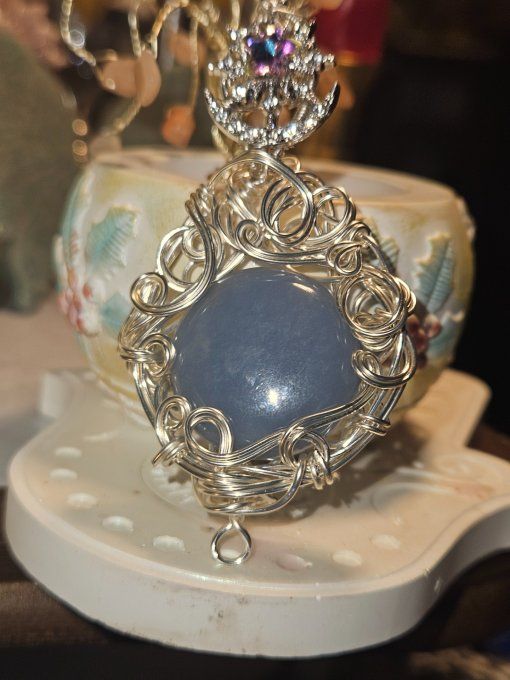 Pendentif Angélite , amulette de douceur , bijou argent