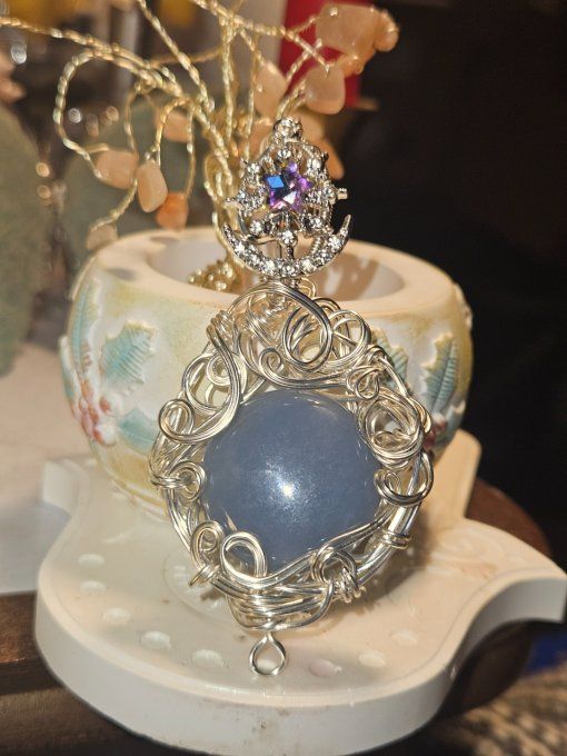 Pendentif Angélite , amulette de douceur , bijou argent